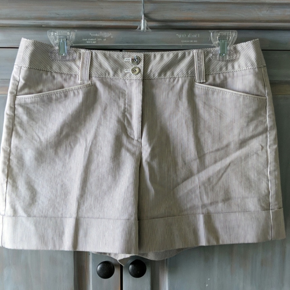 Donated 1/5 - WHBM Shorts with pinstripe sz 4